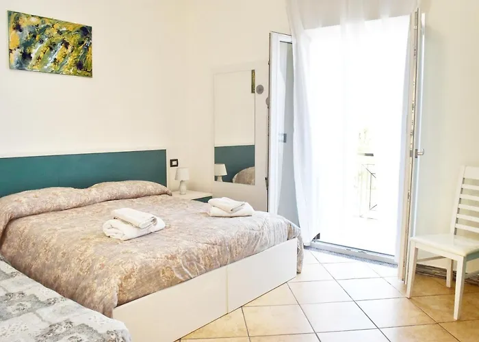 Domus Pepe Bed and Breakfast 3*