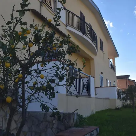 Domus Pepe Bed & Breakfast 3*
